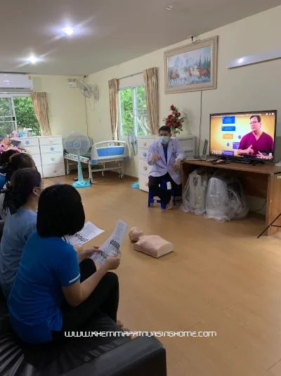 ภาพการฝึกอบรม CPR เขมภัช เนอร์สซิ่งโฮม นนทบุรี