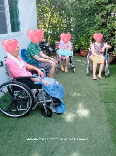เขมภัช เนอร์สซิ่งโฮม ศูนย์ดูแลผู้สูงอายุ นนทบุรี บริการดูแล ผู้ป่วยเจาะคอ ดูดเสมหะ และให้ออกซิเจน