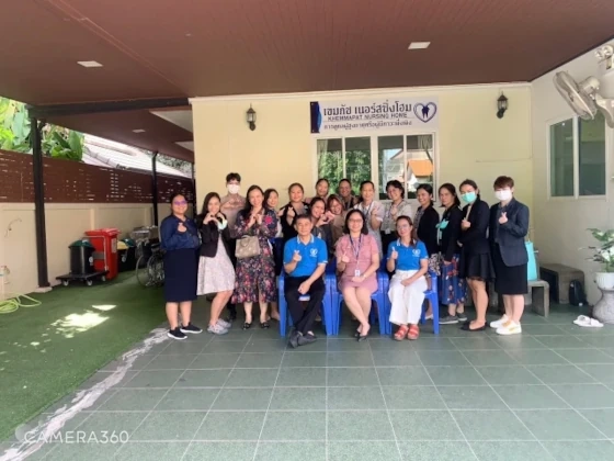 เขมภัช เนอร์สซิ่งโฮม ศูนย์ดูแลผู้สูงอายุ นนทบุรี นักศึกษาป.โท คณะพยาบาลศาสตร์ (ศิริราช) มหาวิทยาลัยมหิดล มาดูงาน